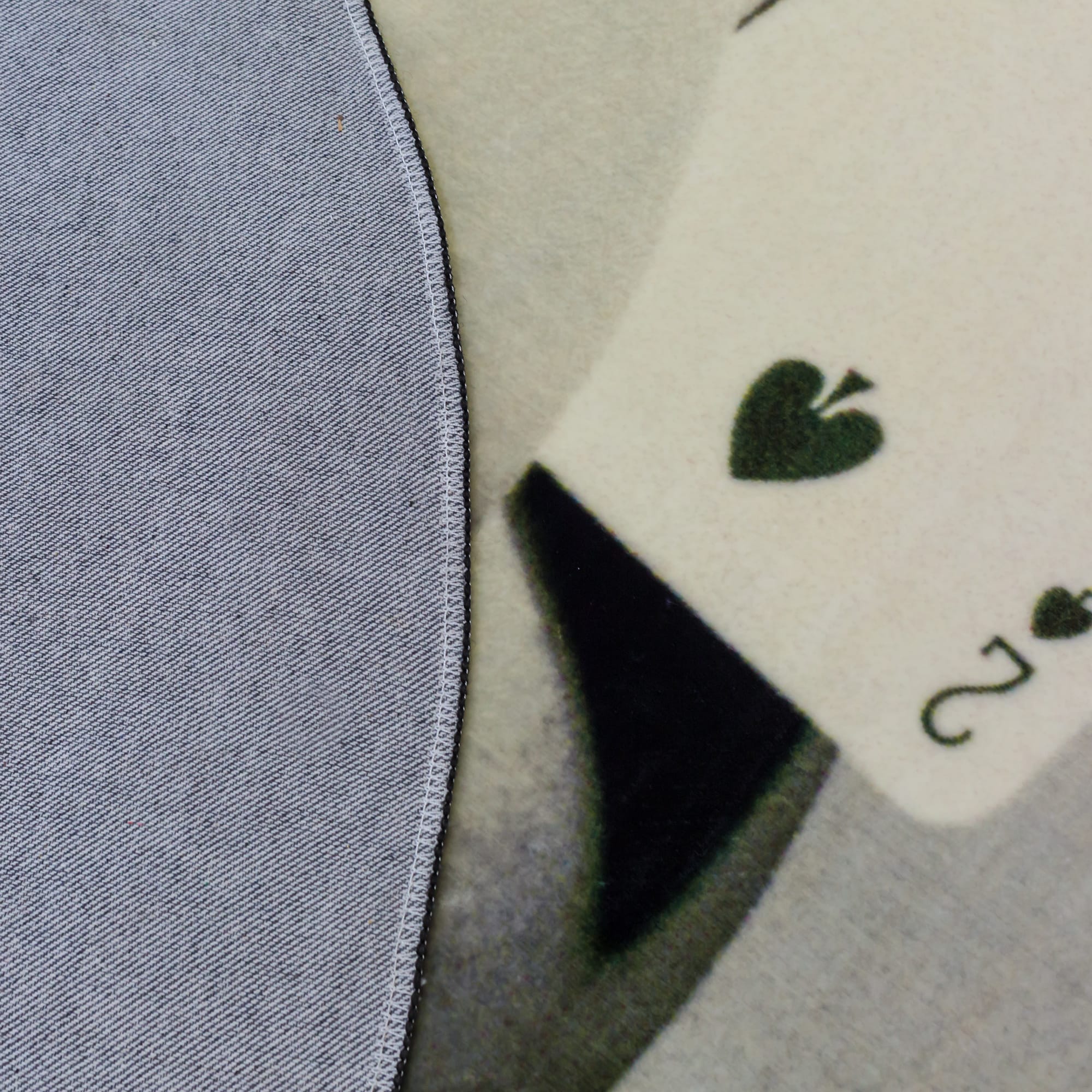 篮球比赛下注平台 - 附件|地毯|办公家具|设计师家具|RUG poker