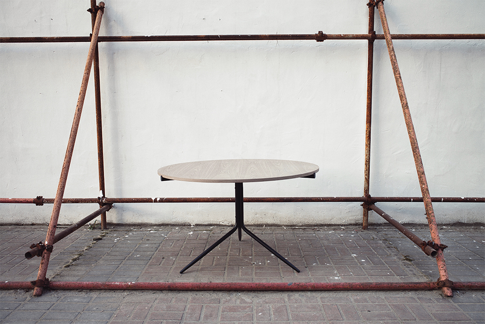 篮球比赛下注平台 - 桌几|餐桌|办公家具|设计师家具|Tripod 餐桌