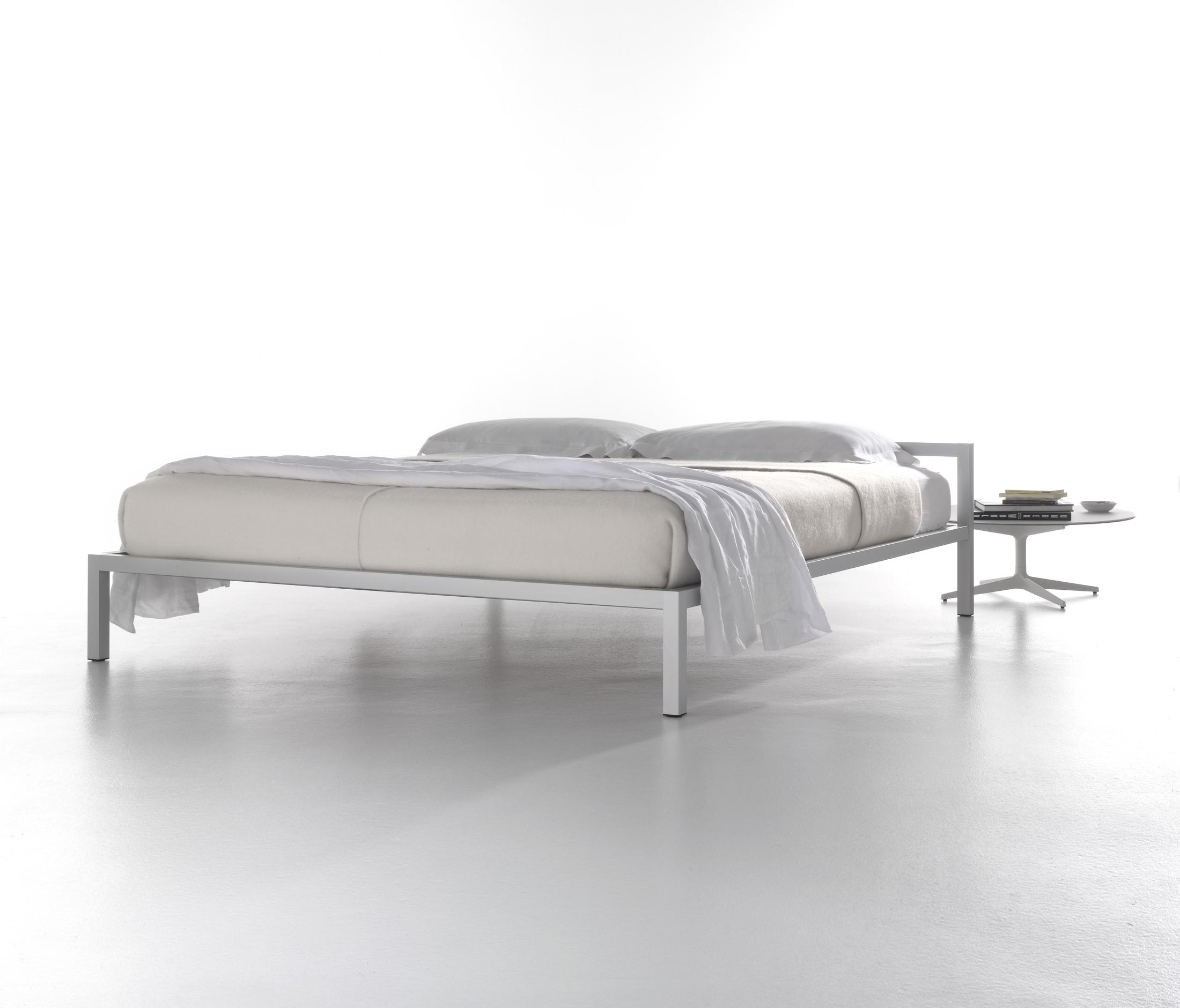 篮球比赛下注平台 - 卧室|床|办公家具|设计师家具|ALUMINIUM BED 床